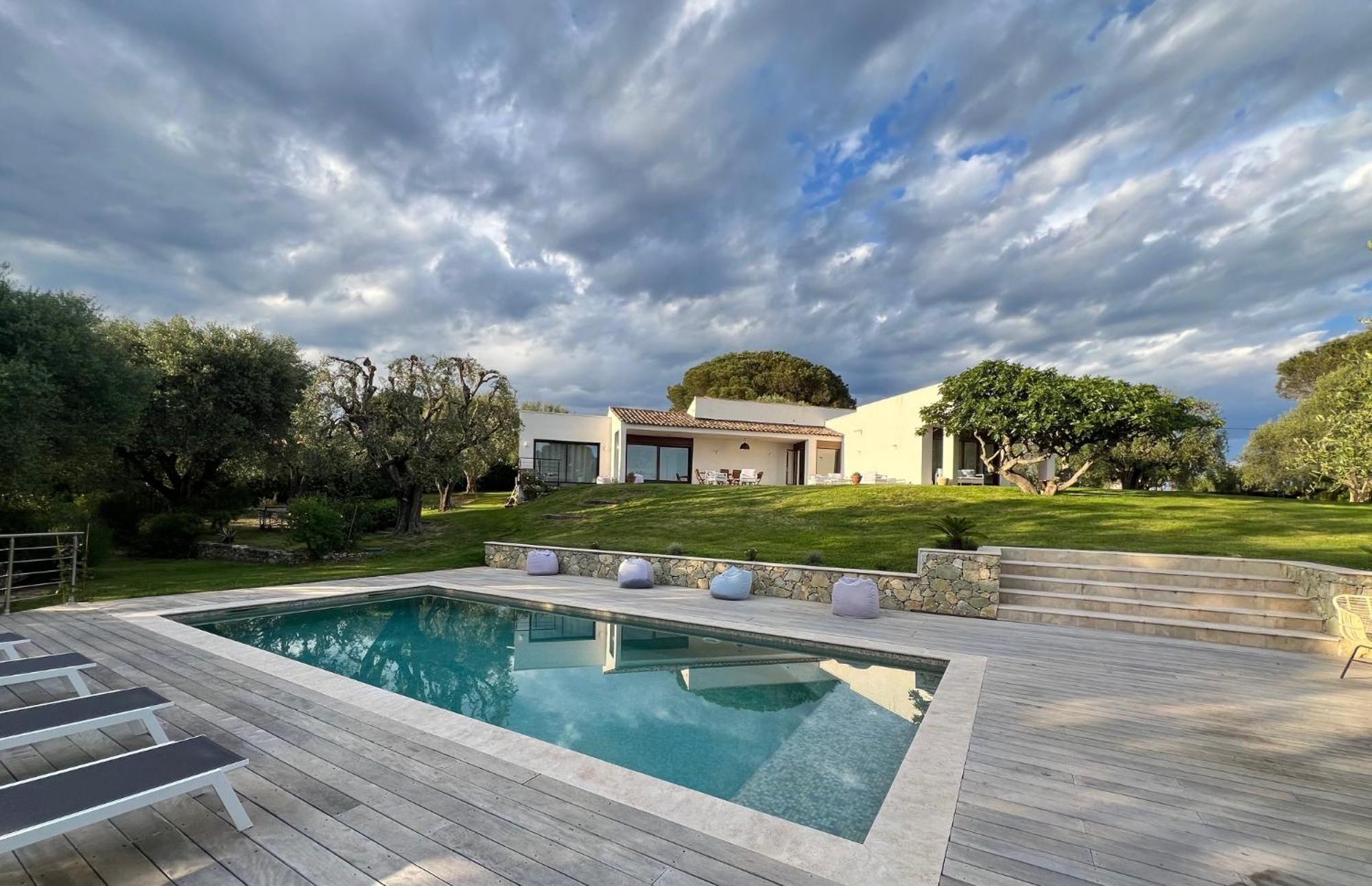 Magnifique Villa Moderne Avec Piscine 拉戈代 外观 照片